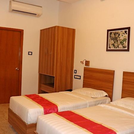Gulnaar Guest House Chennai Esterno foto
