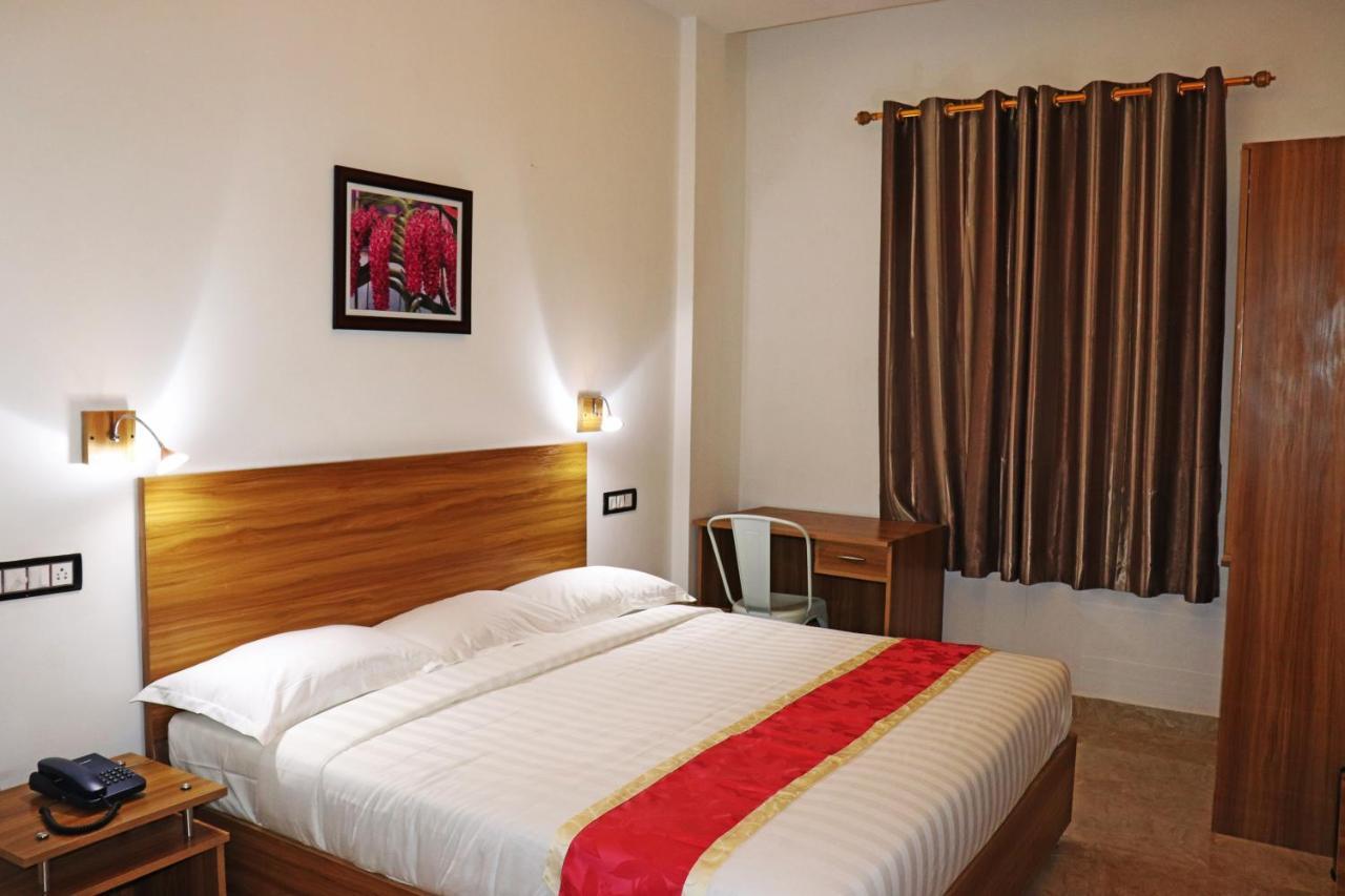 Gulnaar Guest House Chennai Esterno foto